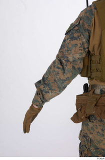  Photos Casey Schneider A pose in Uniform Marpat WDL arm upper body 0004.jpg